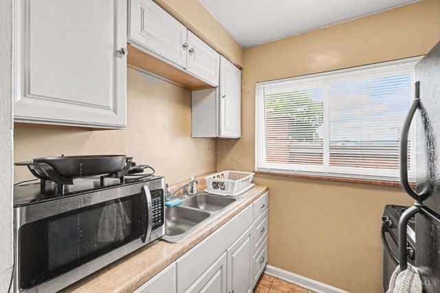 2370 Losantiville Avenue, Cincinnati, OH 45237