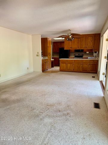 109 Berwick Avenue, West End, NC 27376