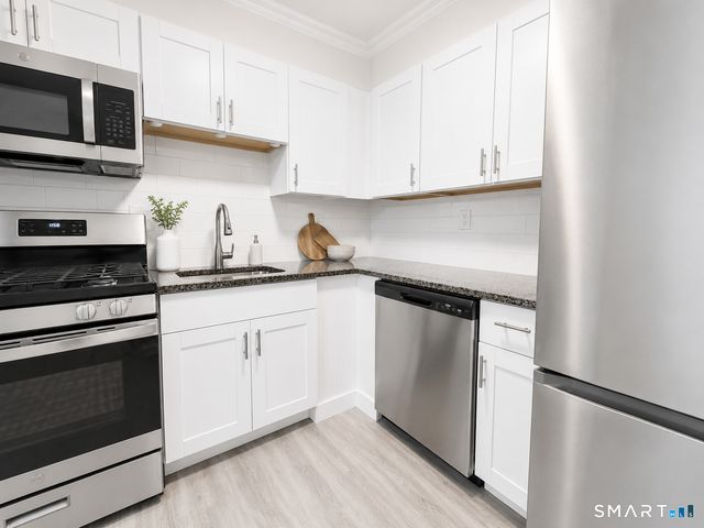 65 East Broadway B, Milford, CT 06460