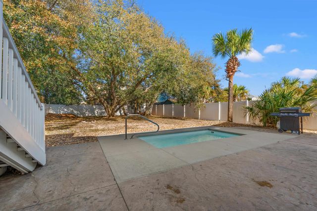 214 2nd Ave. S, North Myrtle Beach, SC 29582