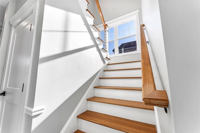 60 Daytona Avenue, Narragansett, RI 02882