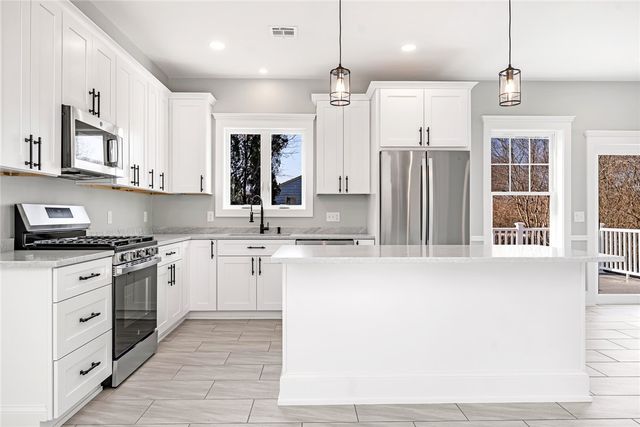 60 Daytona Avenue, Narragansett, RI 02882