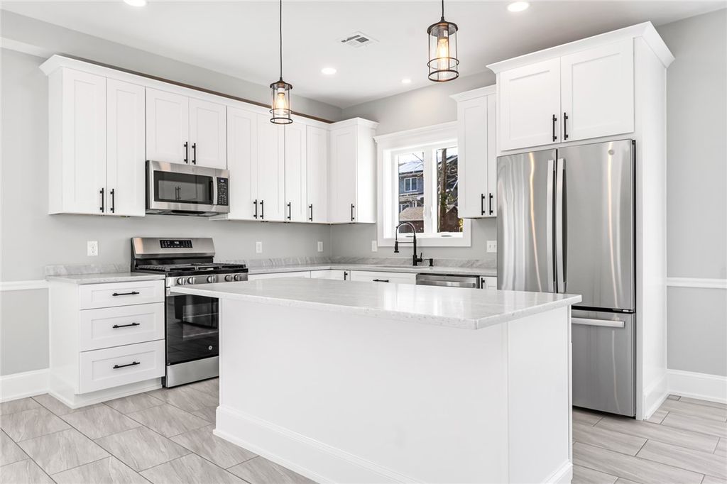 60 Daytona Avenue, Narragansett, RI 02882
