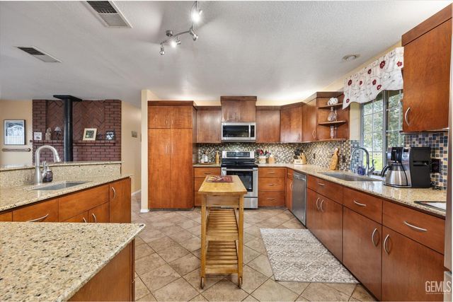 28891 Cuesta Court, Keene, CA 93531