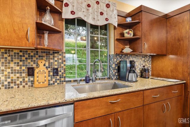 28891 Cuesta Court, Keene, CA 93531