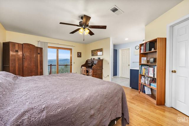 28891 Cuesta Court, Keene, CA 93531