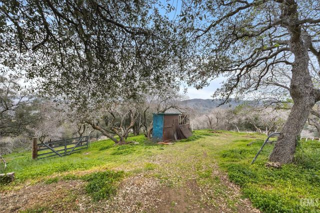 28891 Cuesta Court, Keene, CA 93531