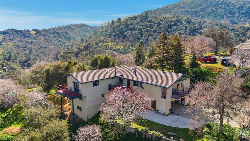 28891 Cuesta Court, Keene, CA 93531