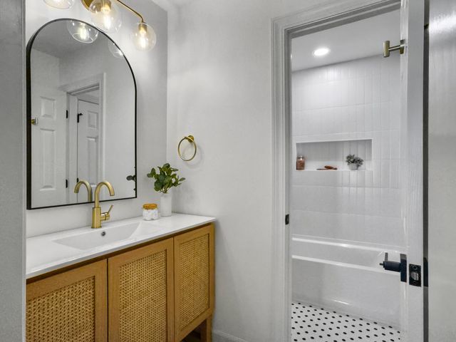 3201 Heathland Way, Mount Pleasant, SC 29466