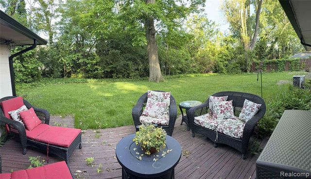 1475 Avondale Street, Sylvan Lake, MI 48320