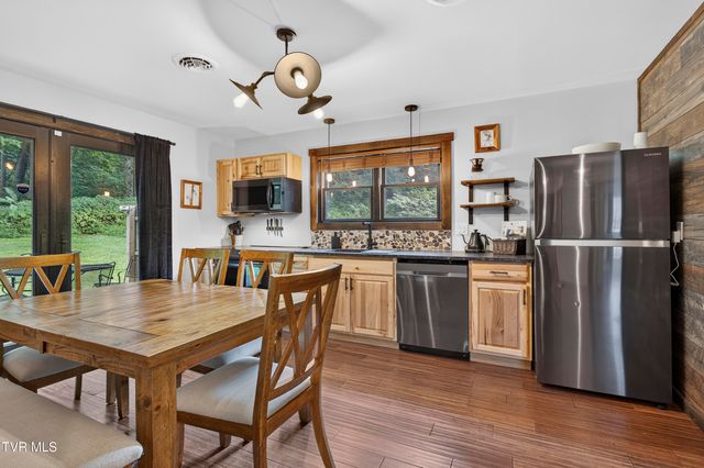 200 Lexington Street, Damascus, VA 24236