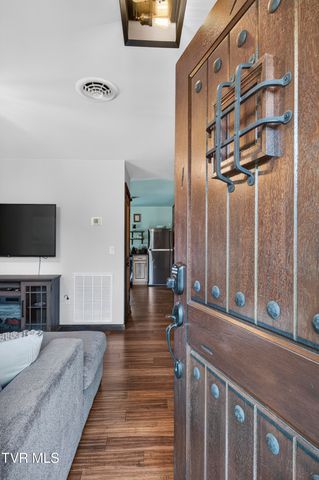 200 Lexington Street, Damascus, VA 24236