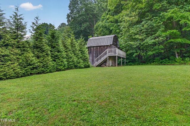 200 Lexington Street, Damascus, VA 24236