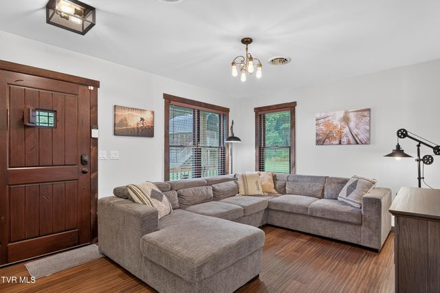 200 Lexington Street, Damascus, VA 24236