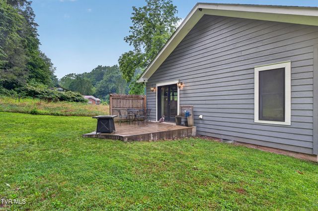 200 Lexington Street, Damascus, VA 24236