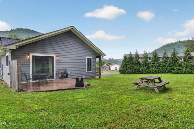 200 Lexington Street, Damascus, VA 24236