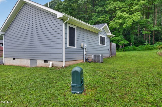 200 Lexington Street, Damascus, VA 24236