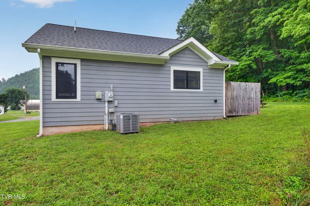 200 Lexington Street, Damascus, VA 24236