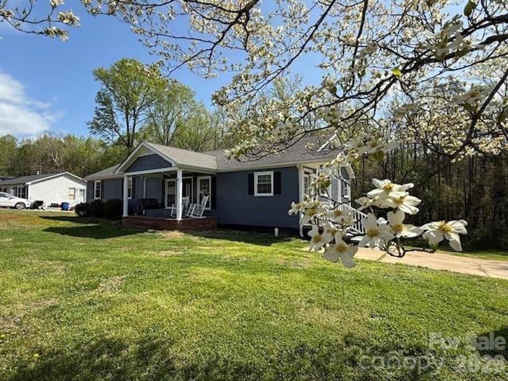 636 Willis Road, Dallas, NC 28034