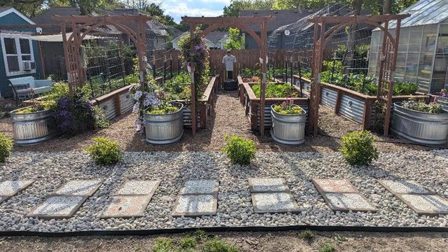 308 SE Colony Drive, Lee's Summit, MO 64063