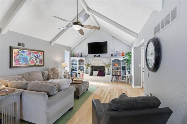 308 SE Colony Drive, Lee's Summit, MO 64063