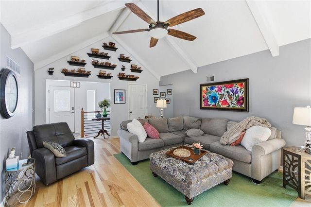 308 SE Colony Drive, Lee's Summit, MO 64063