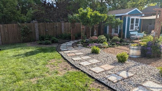 308 SE Colony Drive, Lee's Summit, MO 64063