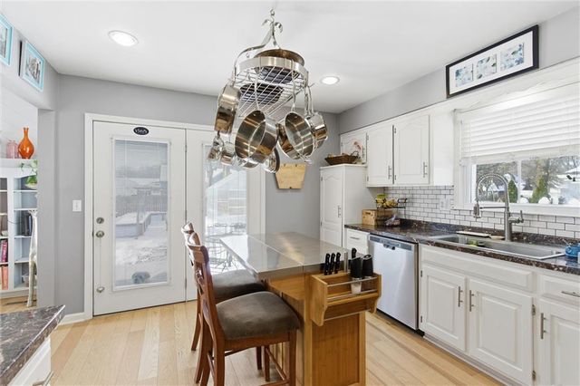 308 SE Colony Drive, Lee's Summit, MO 64063