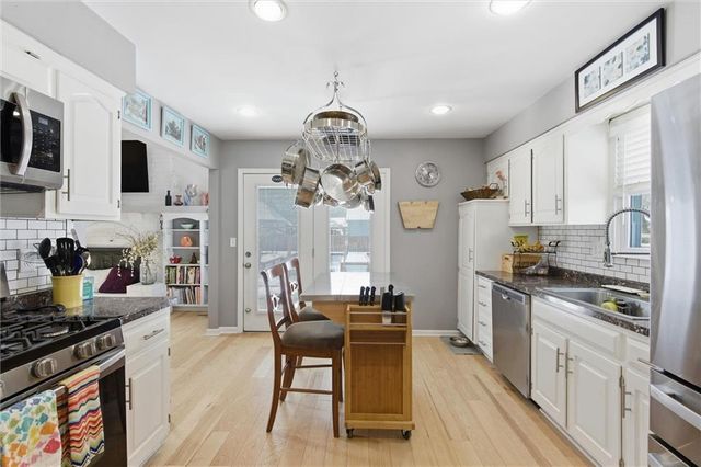 308 SE Colony Drive, Lee's Summit, MO 64063