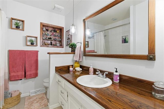 308 SE Colony Drive, Lee's Summit, MO 64063