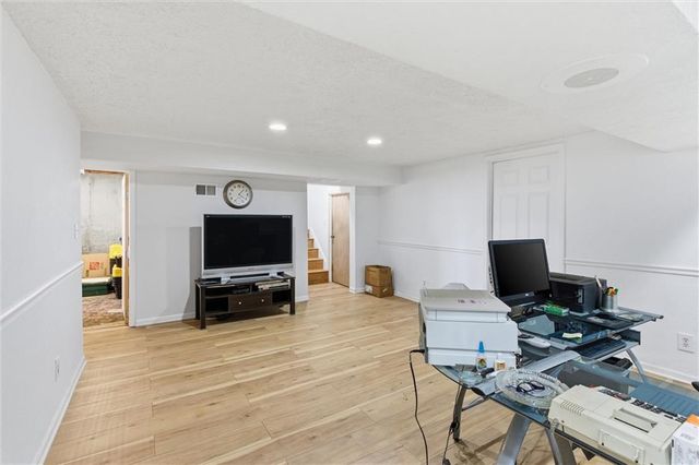 308 SE Colony Drive, Lee's Summit, MO 64063