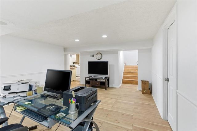 308 SE Colony Drive, Lee's Summit, MO 64063