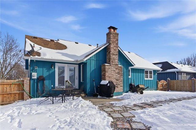 308 SE Colony Drive, Lee's Summit, MO 64063