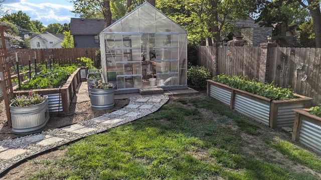 308 SE Colony Drive, Lee's Summit, MO 64063