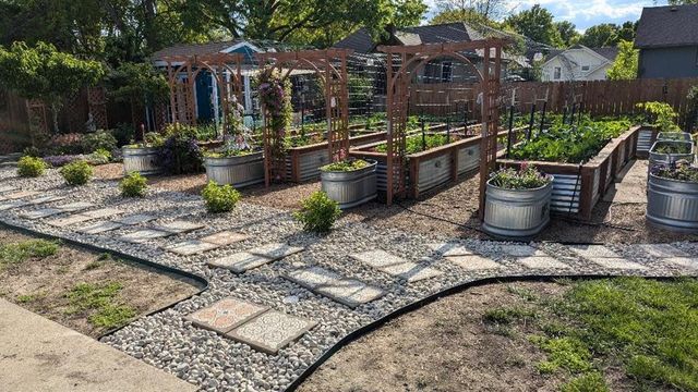 308 SE Colony Drive, Lee's Summit, MO 64063