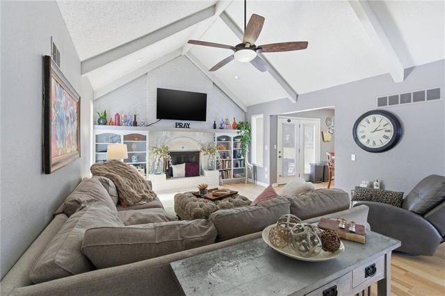 308 SE Colony Drive, Lee's Summit, MO 64063