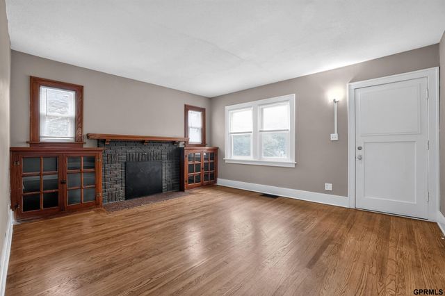 2724 Whitmore Street, Omaha, NE 68112