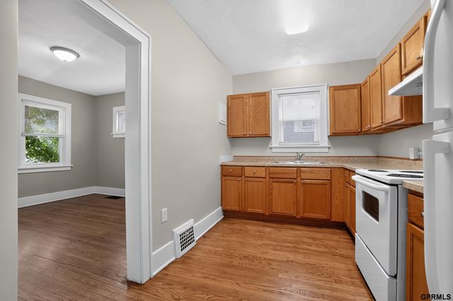 2724 Whitmore Street, Omaha, NE 68112