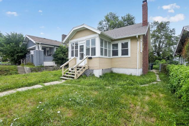 2724 Whitmore Street, Omaha, NE 68112