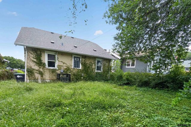 2724 Whitmore Street, Omaha, NE 68112