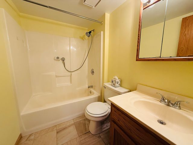 1209 Lakewood Drive D, Morris, IL 60450