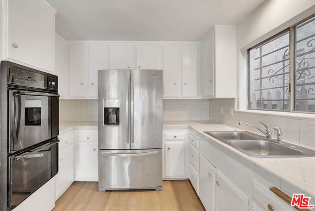 2300 Grand Canal, Venice, CA 90291