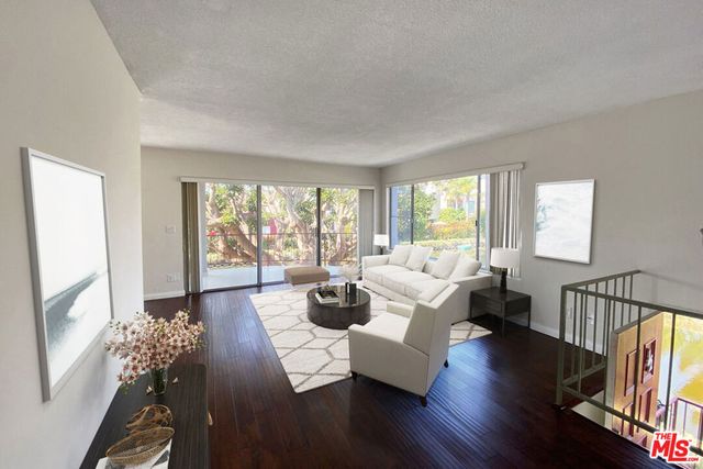 2300 Grand Canal, Venice, CA 90291