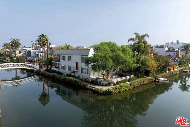 2300 Grand Canal, Venice, CA 90291