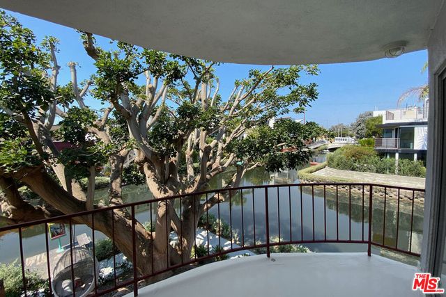 2300 Grand Canal, Venice, CA 90291