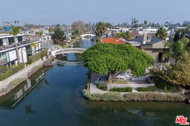 2300 Grand Canal, Venice, CA 90291