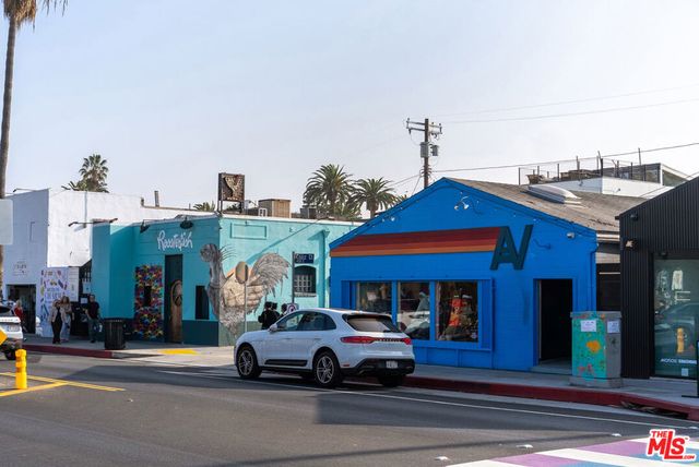 2300 Grand Canal, Venice, CA 90291