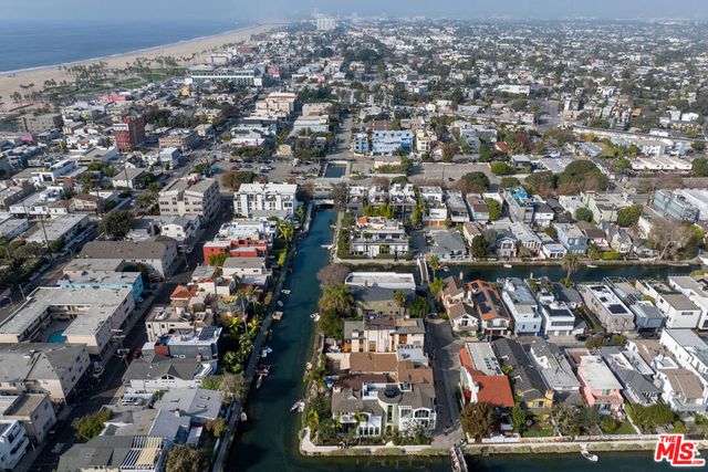 2300 Grand Canal, Venice, CA 90291