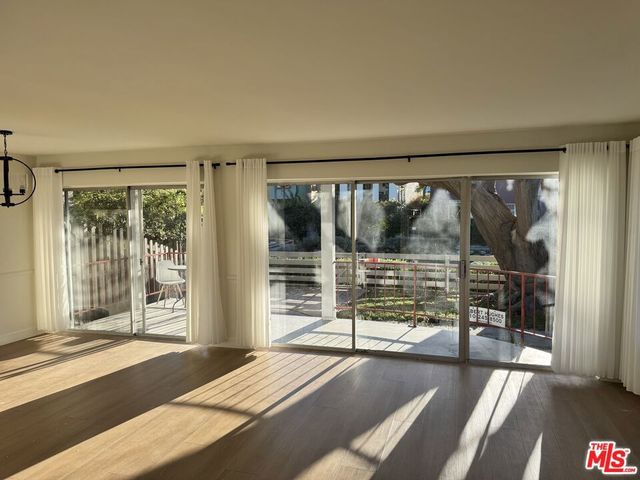 2300 Grand Canal, Venice, CA 90291