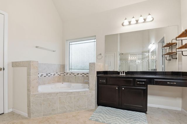 4115 Broadmoor Drive, Mont Belvieu, TX 77523